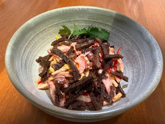 Салат с сервелатом и морковью по-корейски