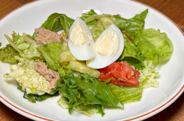 Салат с консервированным тунцом